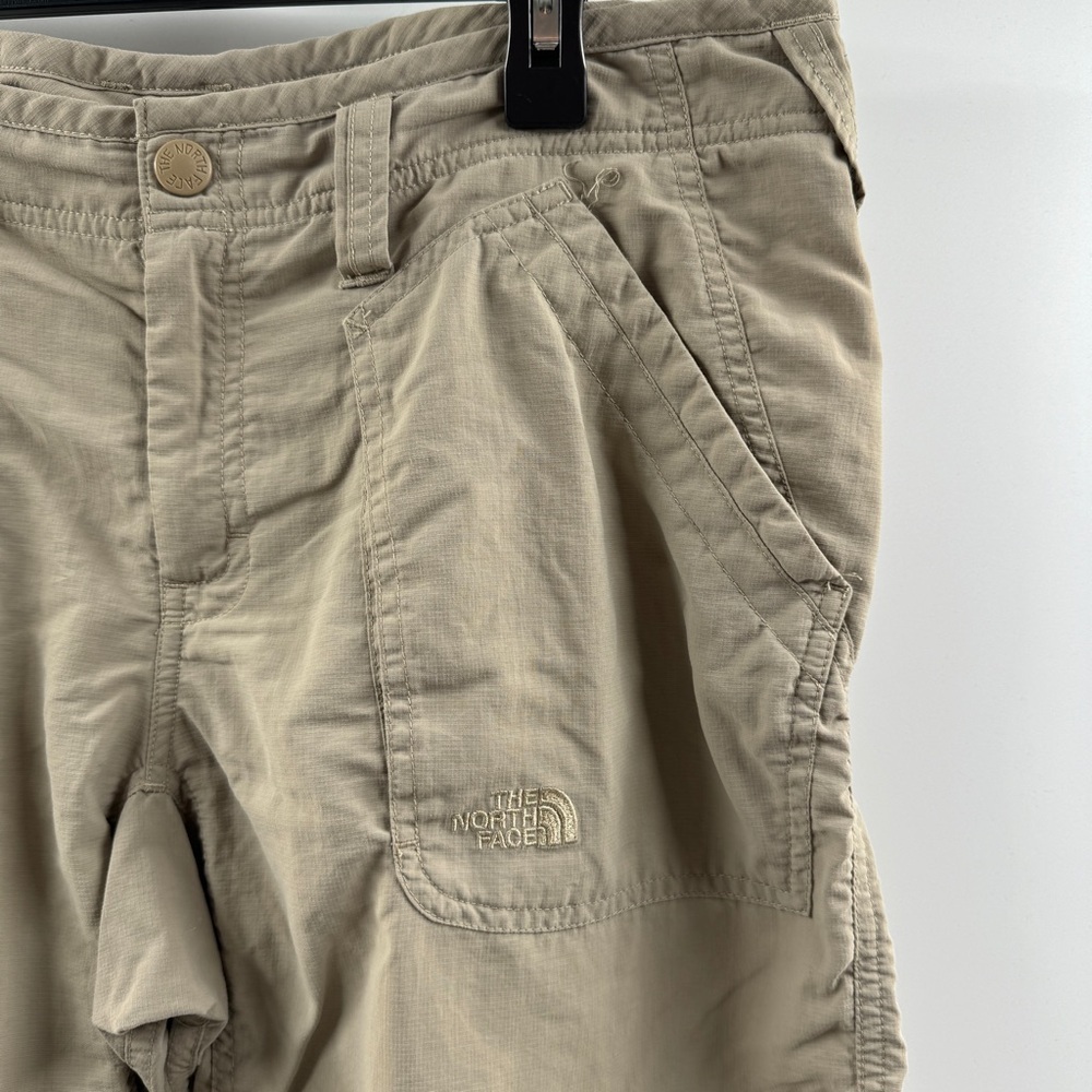 The North Face Women’s Khaki Utility Shorts Zipper Fly Size 12 - Picture 2 of 8